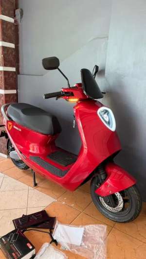 Jual bekas MOTOR LISTRIK YADEA G6 NEW WARNA RED BUARAN KLENDER,lokasi di Jakarta Timur