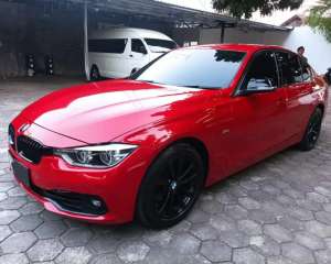 Jual bekas MURAH. BMW 320i LCi Sport f30 2017 m 2016 c200,lokasi di Jakarta Barat