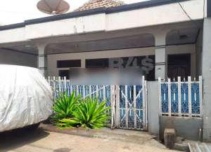 Murah Bngt Rumah Lama di Rawamangun Jakarta Timur lokasi di Jakarta Timur, tersedia melalui melalui situs Olx
