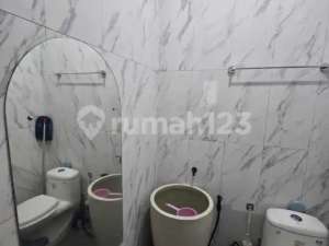 Murah Rumah Cantik, 3 Lantai Pademangan Near Kemayoran, Baru Renovasi Jual Cepat lokasi di Jakarta Pusat, tersedia melalui melalui situs Olx