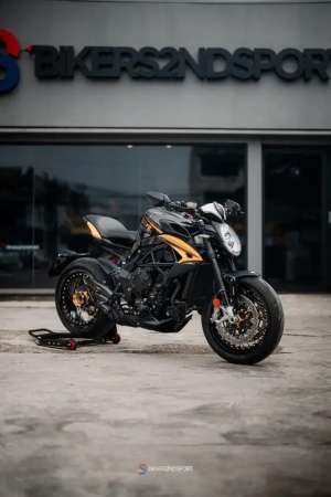 Jual bekas MV AGUSTA DRAGSTER 800 RR 75TH ANIVERSARIO 2021,lokasi di Bekasi Kota