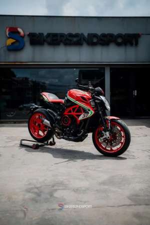 Jual bekas MV AGUSTA DRAGSTER 800RC,lokasi di  ,Bekasi Kota