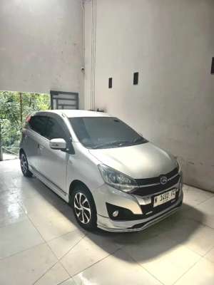Jual bekas N tgn 1..new ayla R delux..matic..pajak baru,lokasi di Malang Kab.
