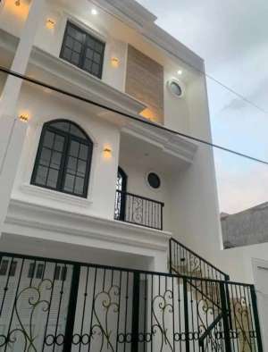 ND131 Rumah Mewah Eropa 3 Lantai Tebet Jakarta Selatan lokasi di Jakarta Timur, tersedia melalui melalui situs Olx