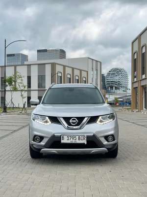 Jual bekas Nego sampai deal Nissan XTrail 2.5 CVT AT 2014 Silver Metalik,lokasi di Jakarta Selatan