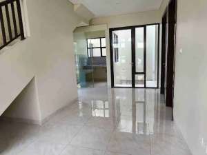 NEGO SAMPAI JADIJUAL Rumah di Lavon 1 Hoek Badan lokasi di Tangerang Kab., tersedia melalui melalui situs Olx