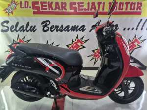 Jual bekas New Scoopy Sporty CW super muluss,lokasi di  ,Surabaya Kota