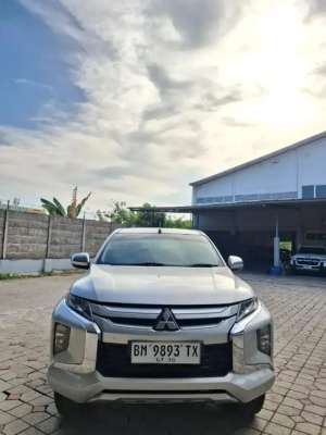 Jual bekas New Triton 2019 GLS manual,lokasi di Pekanbaru Kota