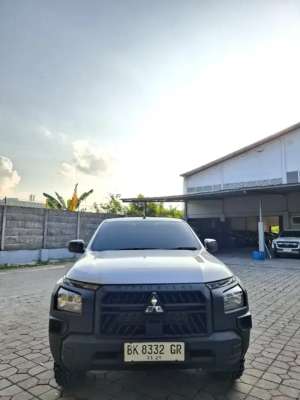 Jual bekas New triton 2024 SC 44 manual. Km 22rb antik,lokasi di Pekanbaru Kota