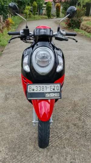 Jual bekas NiaDP 500K SCOOPY SPORTY PLAT B DEPOK PAJAK HIDUP,lokasi di Depok Kota