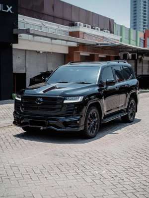 Jual bekas NIK 2021 Toyota Land Cruiser 300 VX-R 70th Anniversary,lokasi di Jakarta Utara