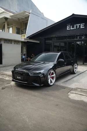 NIK 2022 Audi RS6 Avant Black Mythos Metallic lokasi di Jakarta Utara, tersedia melalui melalui situs Olx
