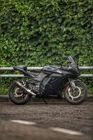 Jual bekas Ninja 250 karbu 2009 hitam,lokasi di Bandung Kota