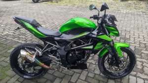 Jual bekas Ninja 250cc 2014 Hijau Mono km20Rban,lokasi di Semarang Kota
