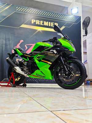 Jual bekas Ninja Fi250 1cilinder 2021 km.7rb KRT Limited.Anugerah motor rungkut,lokasi di Surabaya Kota
