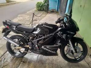 Jual bekas Ninja rr hitam menawan,lokasi di Jakarta Timur