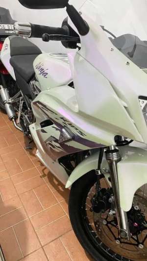 Jual bekas Ninja rr new 2012 putih,lokasi di Jepara Kab.