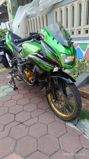 Jual bekas Ninja RR new 2T th 2015 murah meriah lengkap,lokasi di Semarang Kota