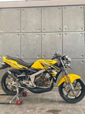Jual bekas Ninja SS Kuning 2013modif lengkap faktur sertifikat rr zx cbu tt r,lokasi di Bandung Kota