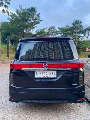 Jual bekas nisan elgrand 3.5 hws thn2013 tgn1 trwt an sdri pjk pjng mbl bagus,lokasi di Depok Kota