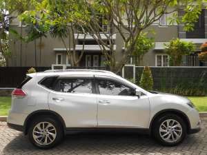 Jual bekas NISSAN All New X-Trail 2.5 CVT 2017 PMK L SUPER ISTIMEWA SEPERTI BRU,lokasi di Surabaya Kota