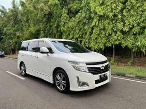 Jual bekas Nissan Elgrand 3.5 HWS Tahun 2011,lokasi di Jakarta Selatan