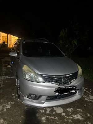 Jual bekas Nissan Grand Livina 1,5 High WayStar AT,lokasi di Palembang Kota