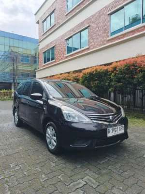 Jual bekas Nissan Grand Livina 1.5 SV Manual 2014,lokasi di Tangerang Kab.