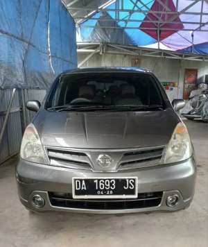Jual bekas Nissan Grand Livina Automatic 2013,lokasi di Banjarmasin Kota