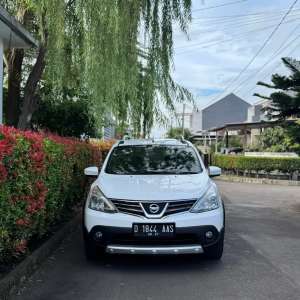 Jual bekas Nissan Grand Livina X-Gear AT 7 Seater Low KM Putih 2013,lokasi di Bandung Kota