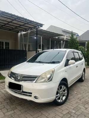 Jual bekas Nissan Grand livina XV 2012 Matic,lokasi di Bekasi Kota