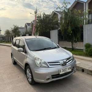 Jual bekas Nissan Livina 2012 ultimate,lokasi di Jakarta Selatan