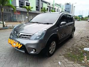 Jual bekas Nissan Livina xgear 2011 AT,lokasi di  