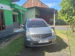 Jual bekas Nissan Livina XR AT,lokasi di Lumajang Kab.