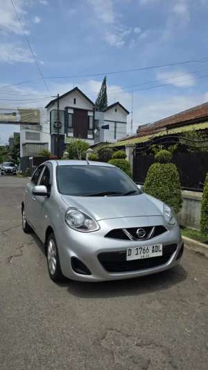 Jual bekas Nissan March matic 2015 DP 15jt,lokasi di Bandung Kota