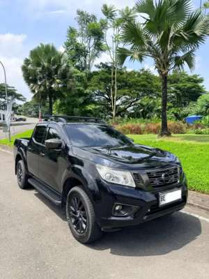 Jual bekas Nissan Navara VL Matic Double Cabin,lokasi di Bandar Lampung Kota