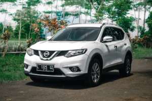 Jual bekas NISSAN NEW X-TRAIL T32 2.5 CVT 2015,lokasi di Surabaya Kota
