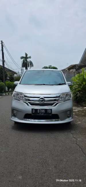 Jual bekas Nissan Serana HWS Panoramic Tahun 2014,lokasi di Jakarta Pusat