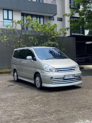 Jual bekas Nissan Serena 2.0 Hws At 2012,lokasi di Jakarta Pusat