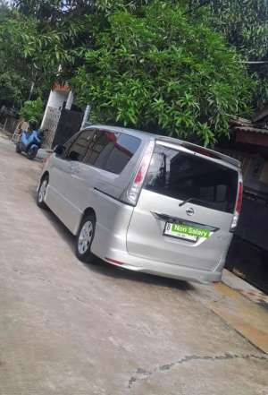 Jual bekas Nissan Serena 2013 Bensin,lokasi di Bekasi Kab.
