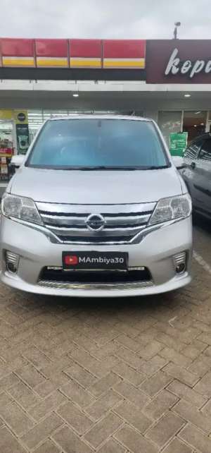 Jual bekas Nissan Serena C26 HWS Highway Star 2013 Low Km 77,500 Istimewa,lokasi di Bekasi Kab.