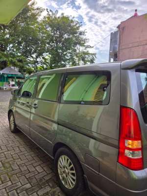 Jual bekas Nissan Serena HWS 2010 Semarang,lokasi di Semarang Kota