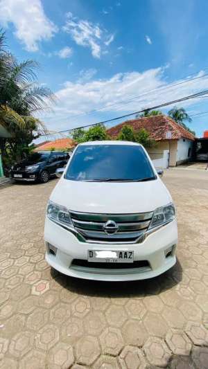 Jual bekas Nissan Serena HWS 2013,lokasi di Bandung Kota