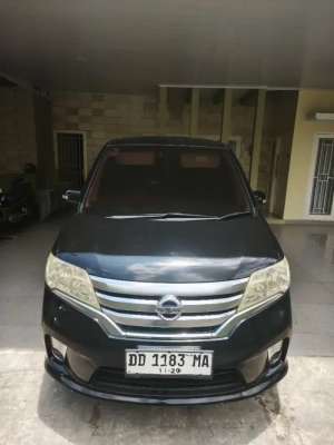 Nissan Serena tahun 2013 lokasi di Makassar Kota, tersedia melalui melalui situs Olx