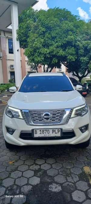 Jual bekas Nissan Terra 2018 Diesel,lokasi di Depok Kota