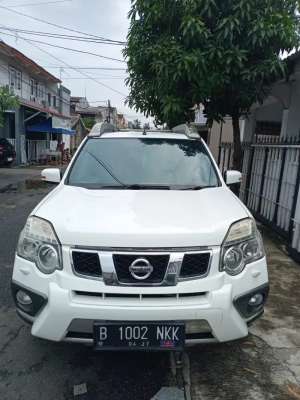 Jual bekas Nissan X-Trail 2012 Bensin,lokasi di Jakarta Timur
