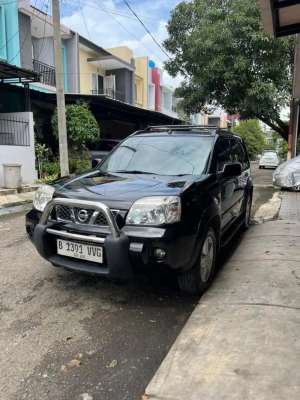 Jual bekas Nissan X-Trail 2.5 STT Automatic 2008 LowKm Hitam Metalik,lokasi di Tangerang Kota