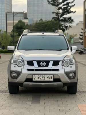 Jual bekas NISSAN X-TRAIL 2.5 XT BENSIN AT 2014 SIAP PAKAITERAWAT,lokasi di  ,Tangerang Selatan Kota