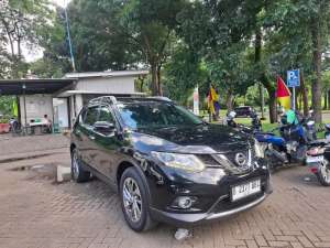 Jual bekas NISSAN XTRAIL 2.5 AT 2015 TDP 8JT,lokasi di Tangerang Selatan Kota