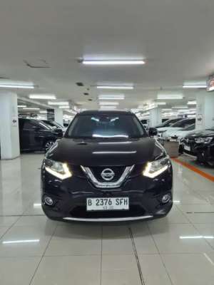 Jual bekas Nissan xtrail 2.5cc at 2015 hitam mulus sgt rawatan,lokasi di Jakarta Pusat